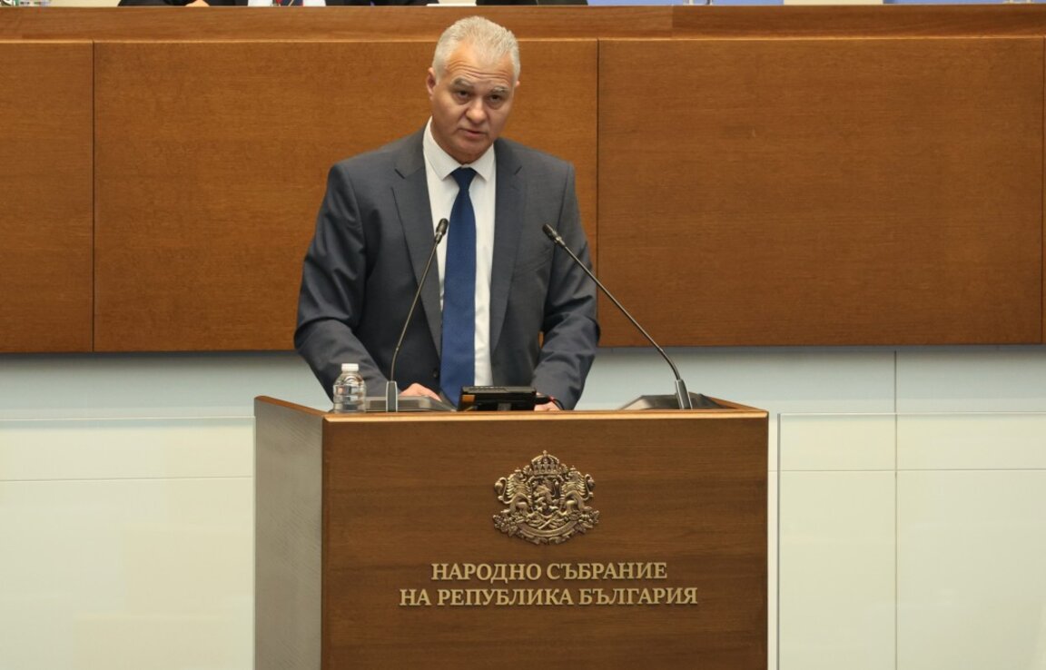 Пламен Тончев говори пред депутатите -  9 януари 2025 г.
