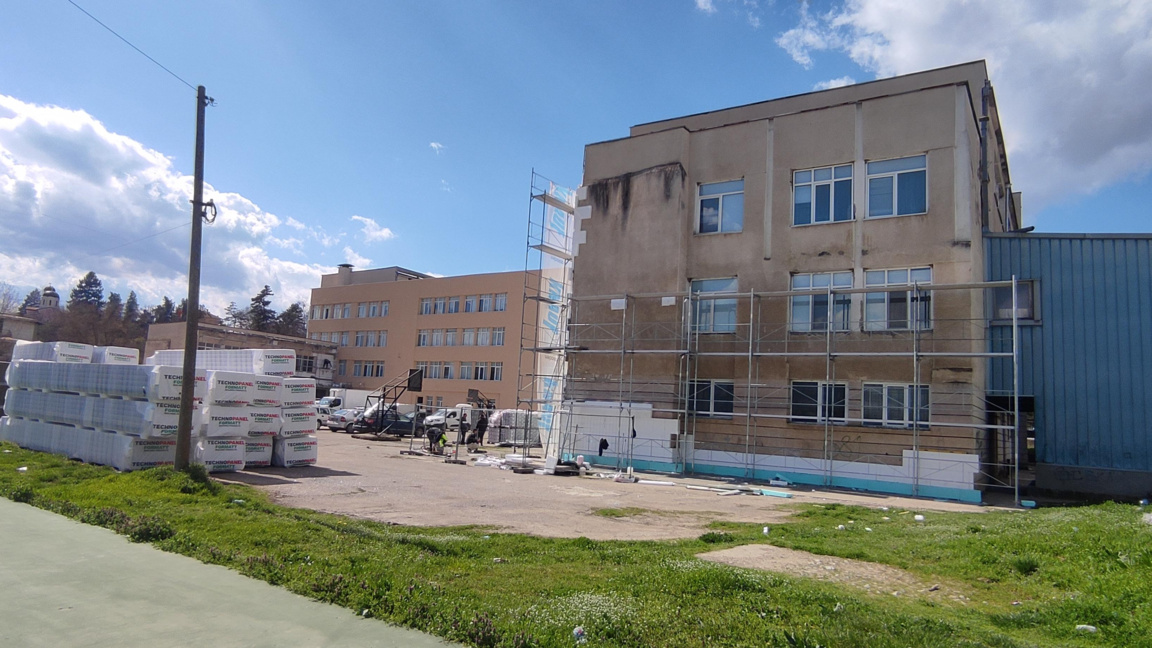 Обновяват спортната зала в Стражица с финансиране от ДФ "Земеделие" и ММС