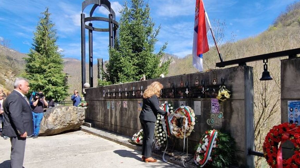 Homenaje en memoria a los 12 niños fallecidos en el río Lim