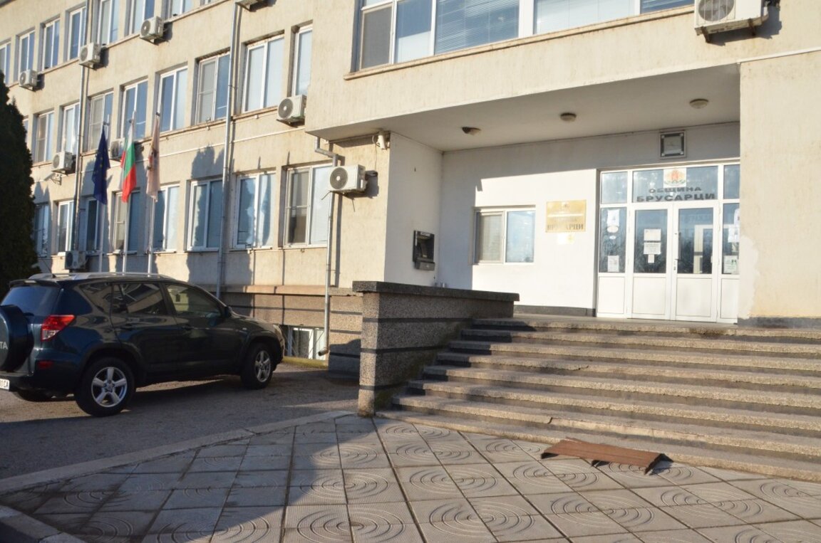 В Брусарци предупреждават за измами с домашни животни