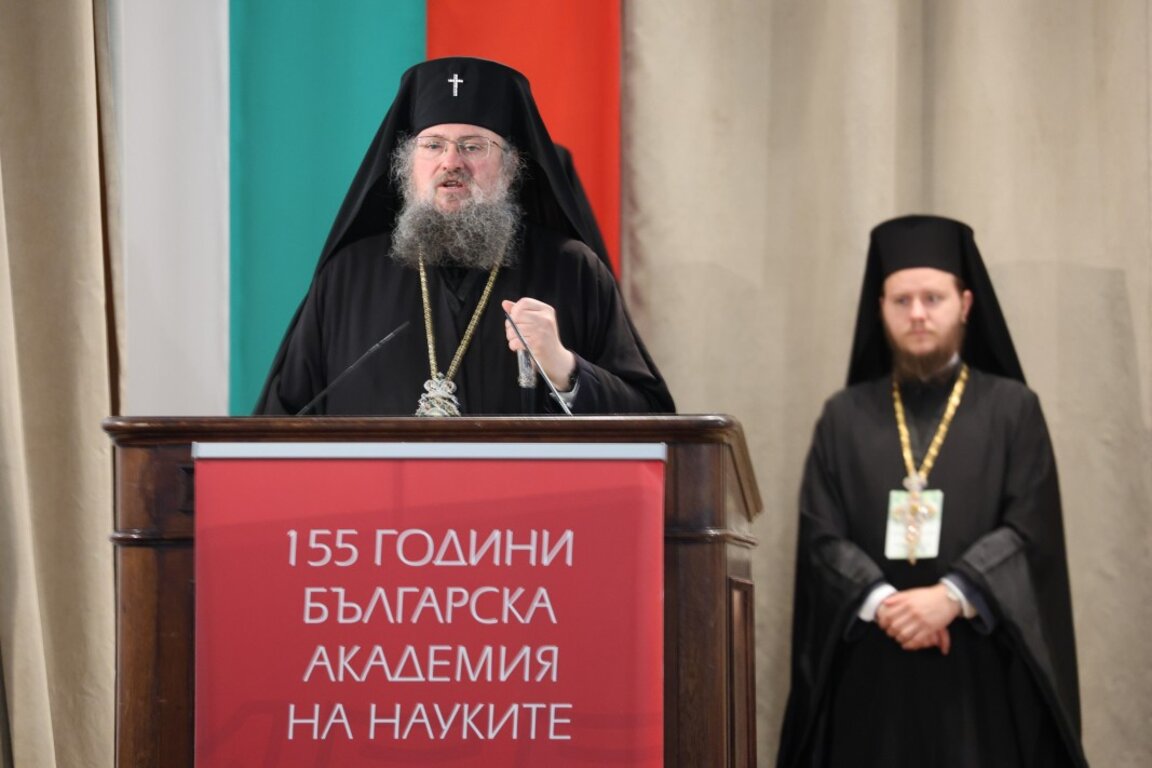 Наместник-председателят на Св. Синод Врачанският митрополит Григорий обявява Патриаршеския избирателен църковен събор за открит.