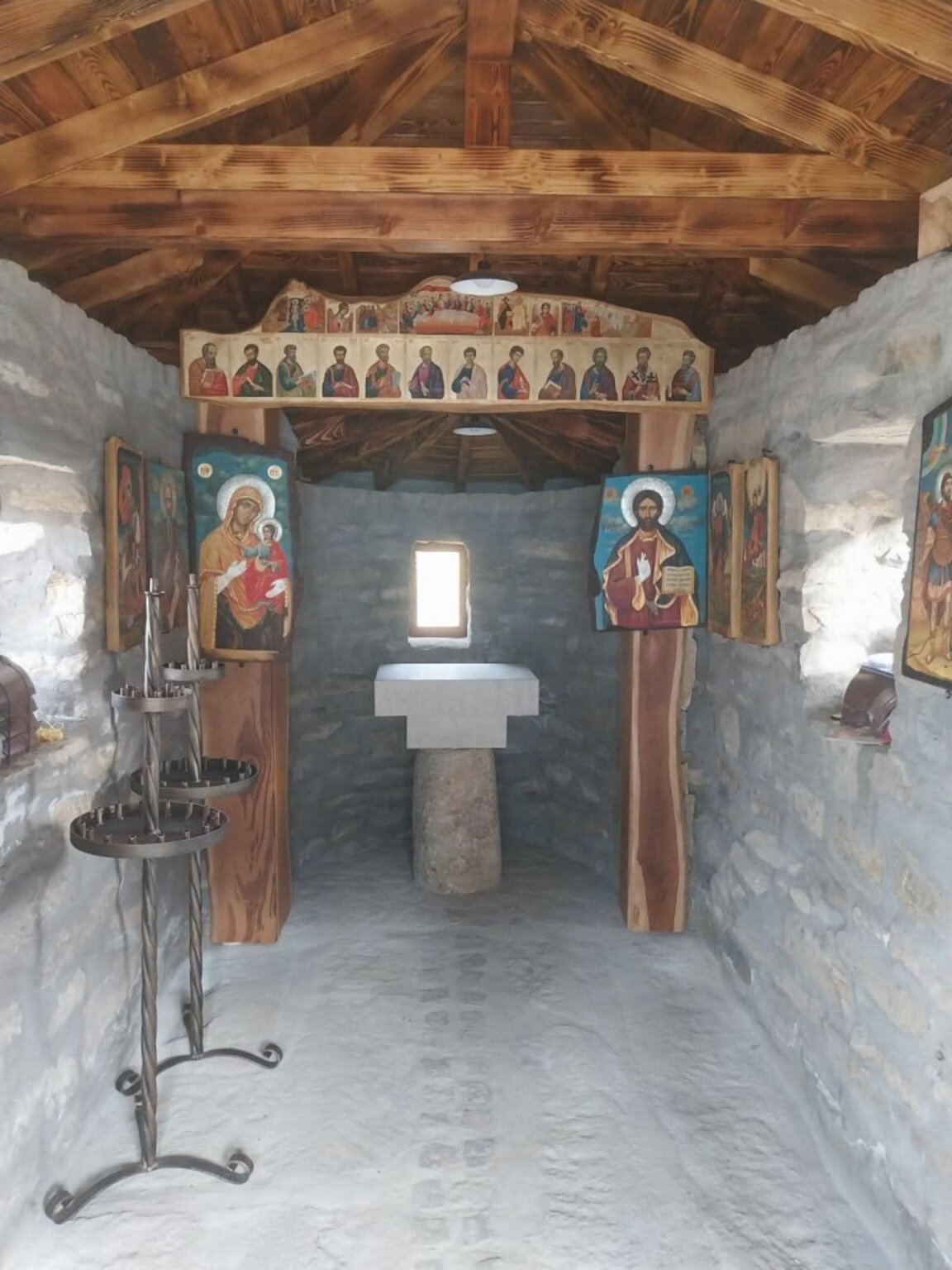 В Сладък кладенец построиха параклис с дарения