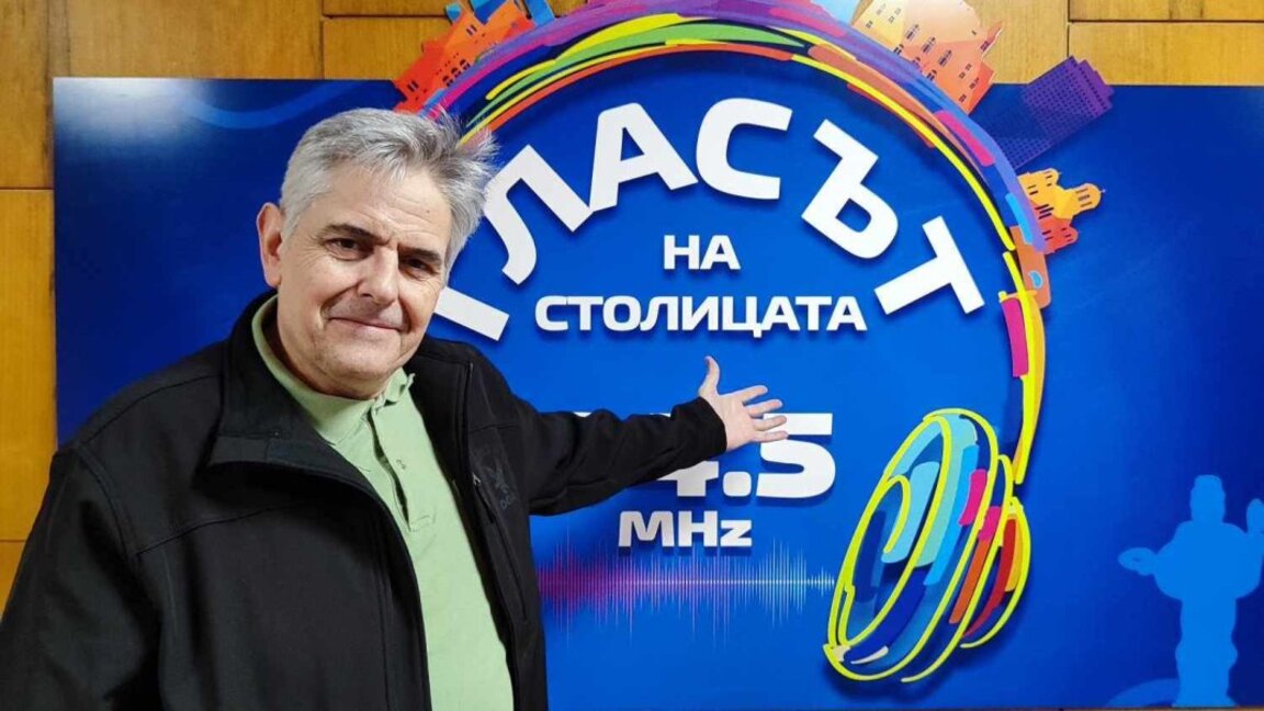 Момчил Карамитев жъне успехи с късометражните новели "Златният храм" и "100 долара"