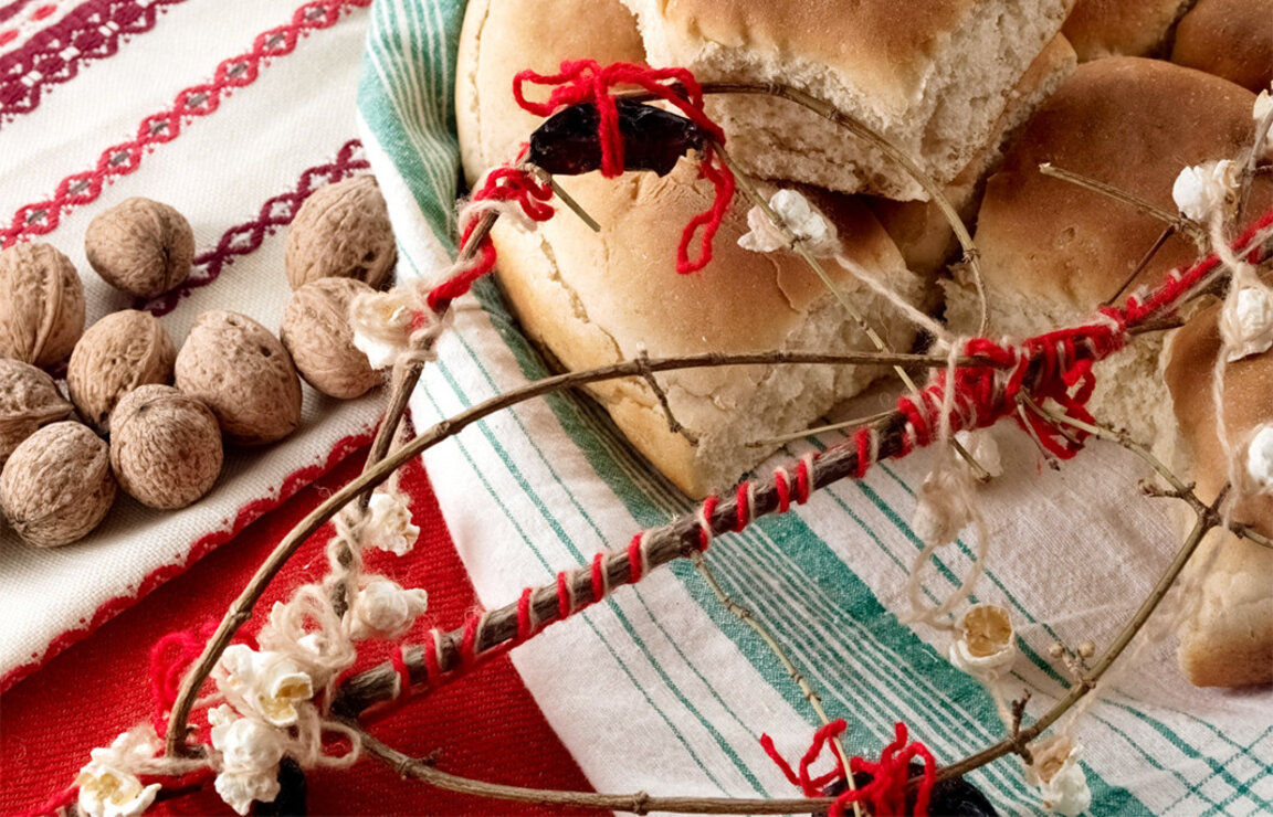 Удача на Новый год и как ее можно найти в хлебе, грецких орехах или луковой шелухе