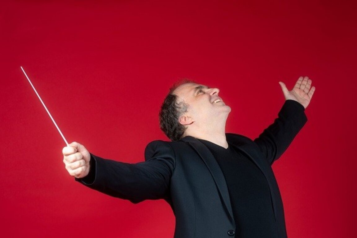 El ministro interino de Cultura promete evitar turbulencias en el sistema