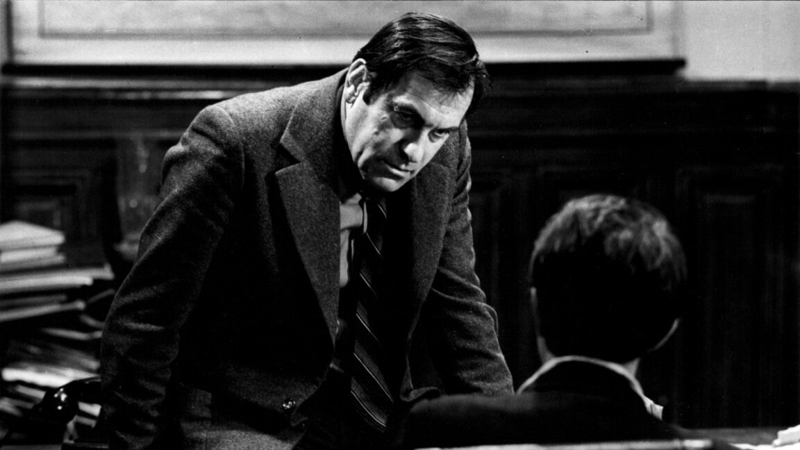 Кадър от филма Сам сред вълци