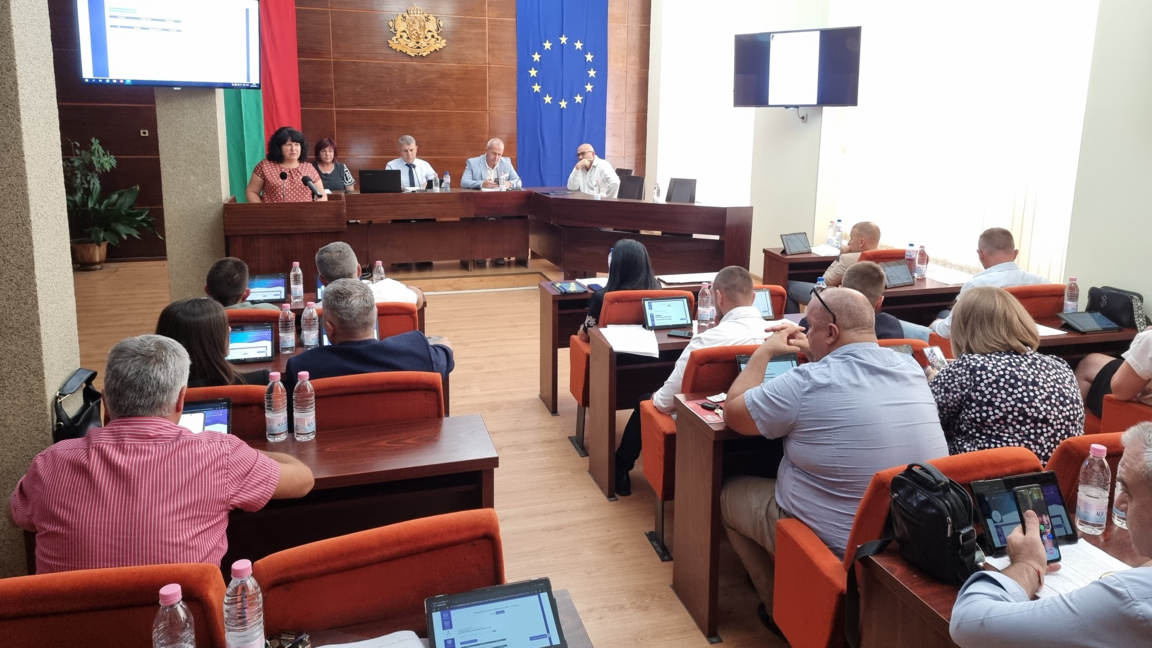 Пещера повиши данък "сгради" и такса "смет" за 2026 г.