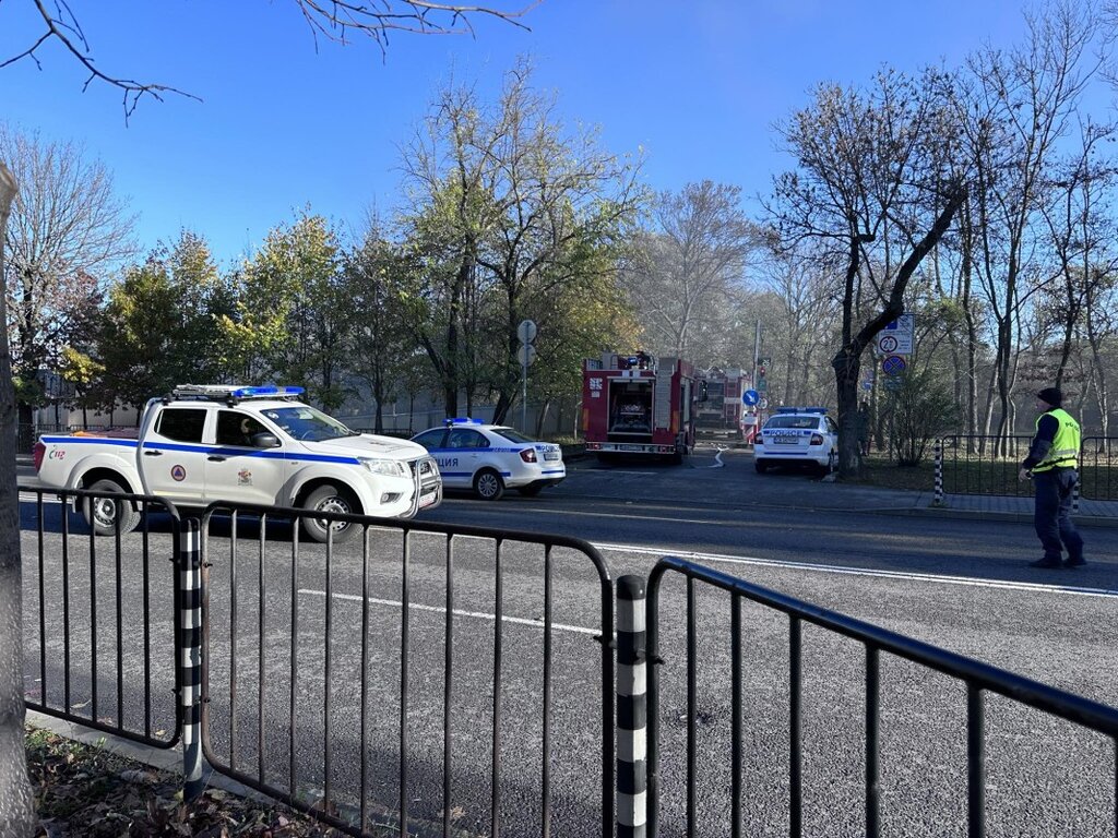 Автомобил се е запалил в буферния паркинг на метростанция "Стадион Васил Левски"