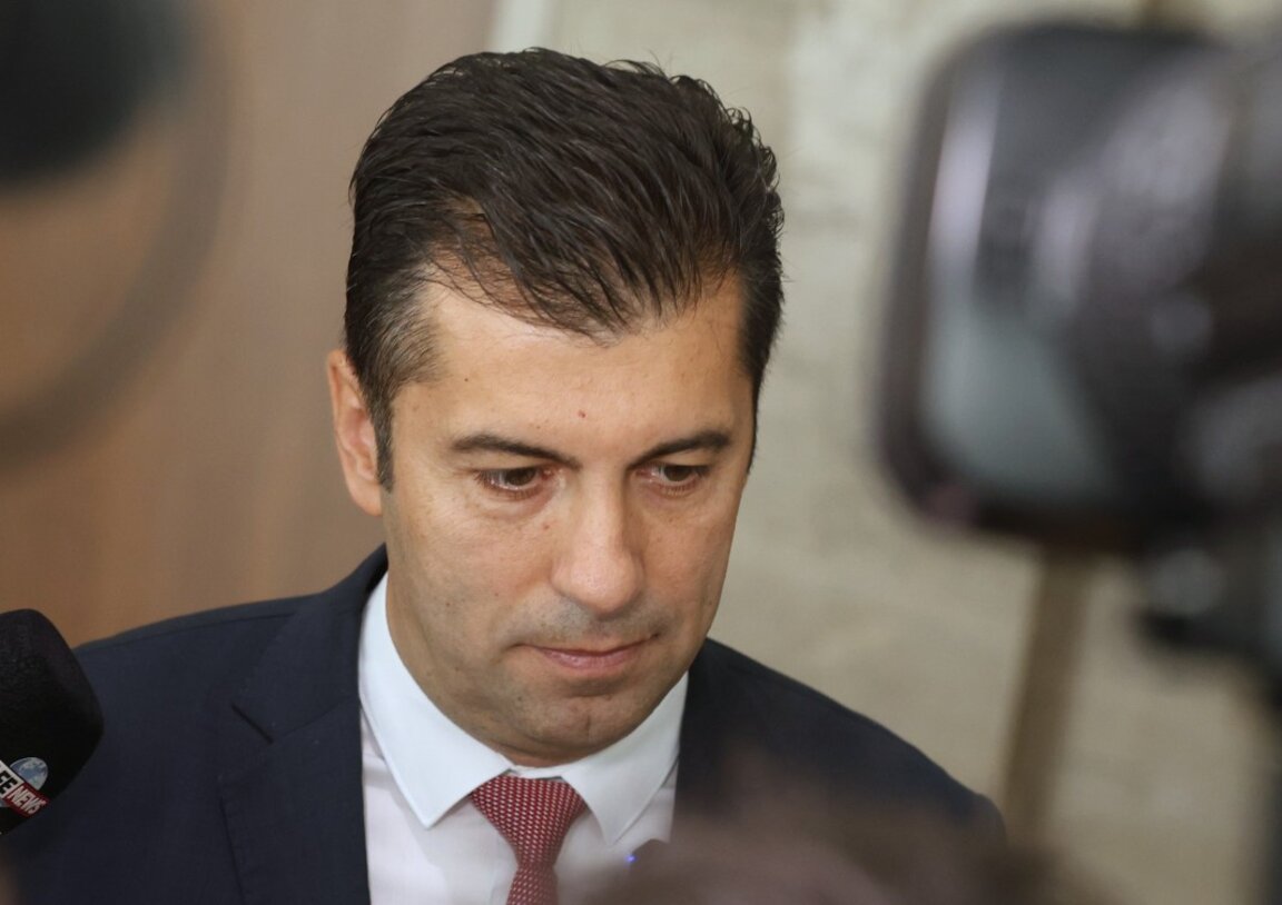 Les parlementaires ont acté la démission de Kiril Pétkov...