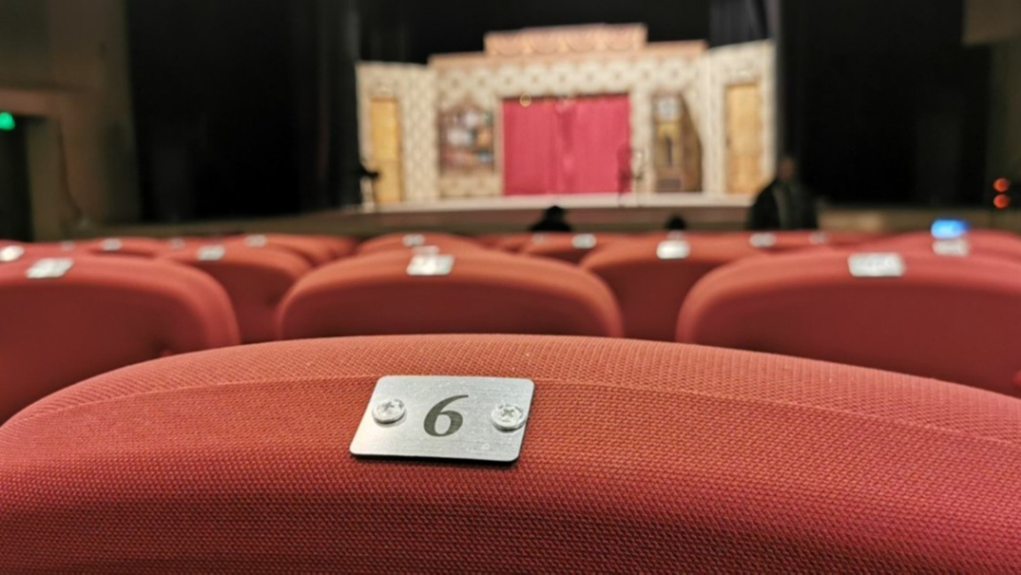 Софийски театри правят жест към публиката за празника