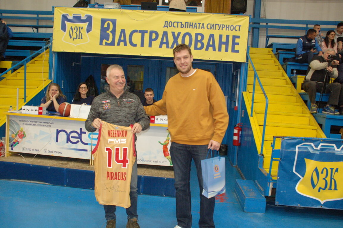 "Монтана" отнесе "Берое" пред погледа на Везенков
