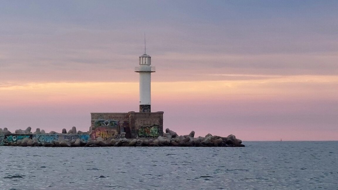 Топло време в четвъртък