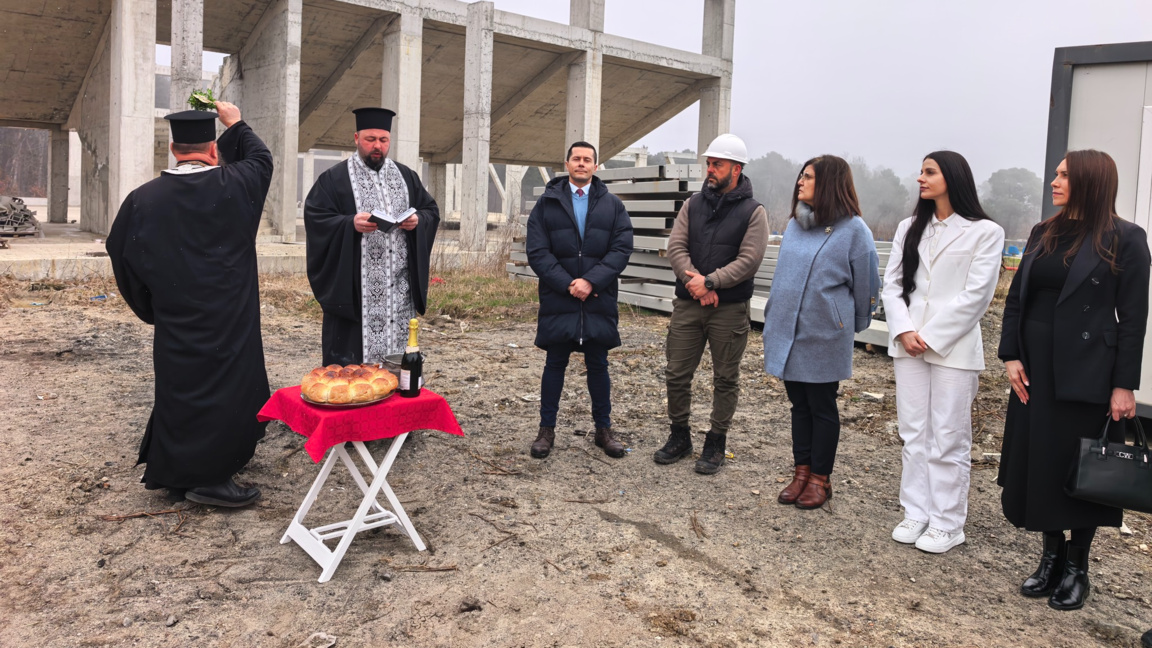 Започна вторият етап от строежа на спортната зала в Царево