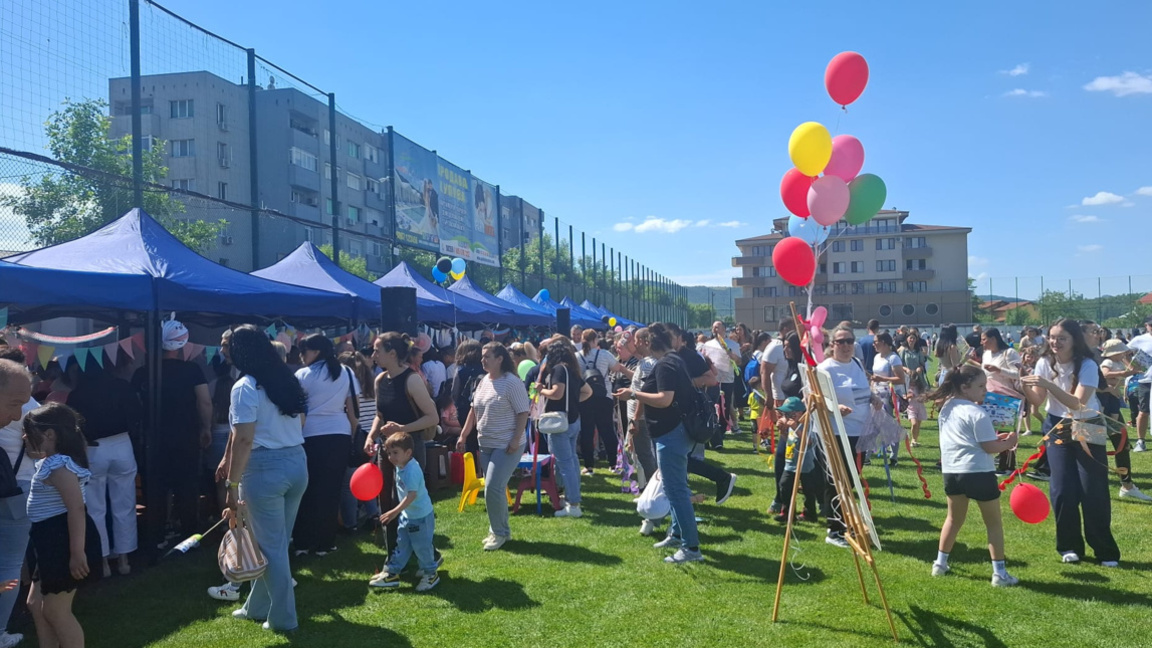 Momchilgrad, 1 Haziran'ı uçurtma festivaliyle kutladı