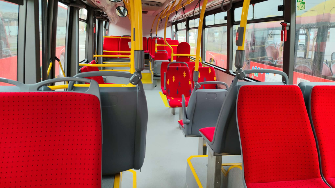 Нови шест електрически автобуса в общинския транспортен парк в Перник