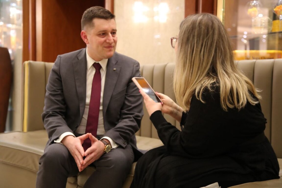 Astfel de concerte sunt o ocazie foarte bună pentru ca oamenii de pe cele două maluri ale Dunării să se cunoască mai bine unii pe ceilalți