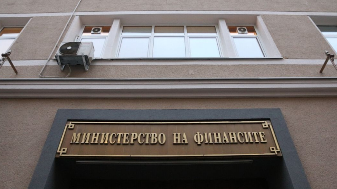 МФ осигурява средства за превоз на ученици заради високите цени на горивата