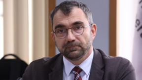 Мадяр опитва да разгради институционалната система, изграждана 16  г. от Орбан