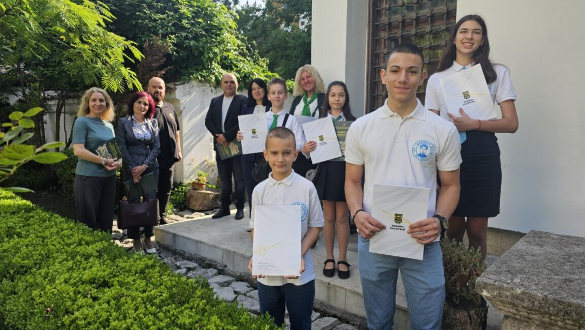Памет за Панайот Волов