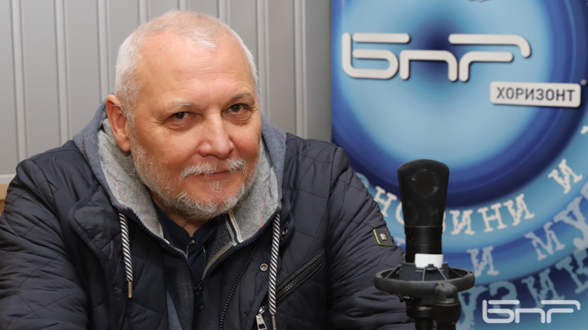 проф.Светослав Овчаров