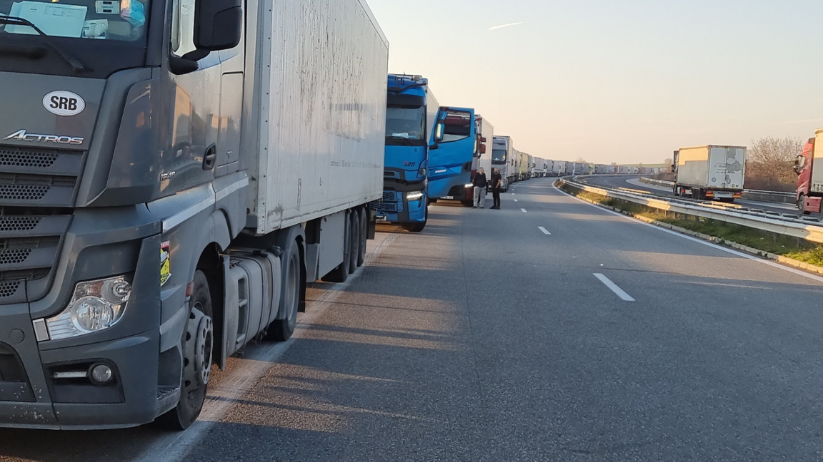 Reger Verkehr an der Grenze zur Türkei