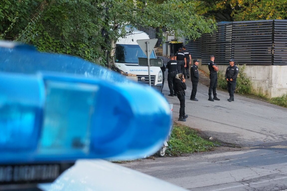 Оба крыла ДПС вступили в соревнование перед ЦИК, кто из них сумеет регистрировать избирательные бюллетени партии