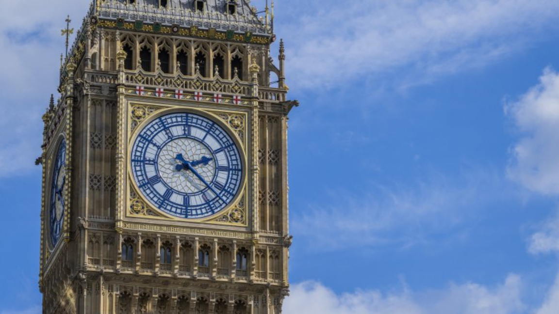 Entry to the UK only with an eVisa or electronic travel authorisation