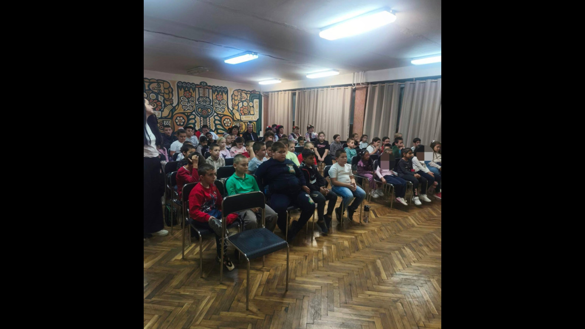 Два празника отбелязаха ученици в Зверино
