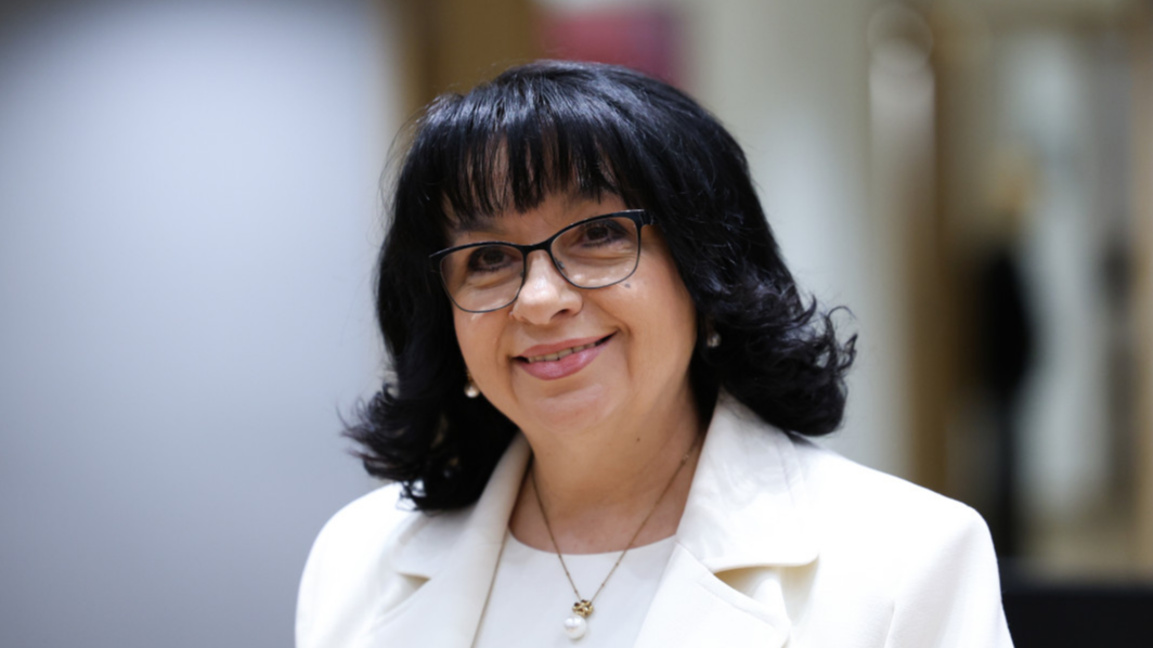 Finance Minister announces 5% public sector salary rise in January