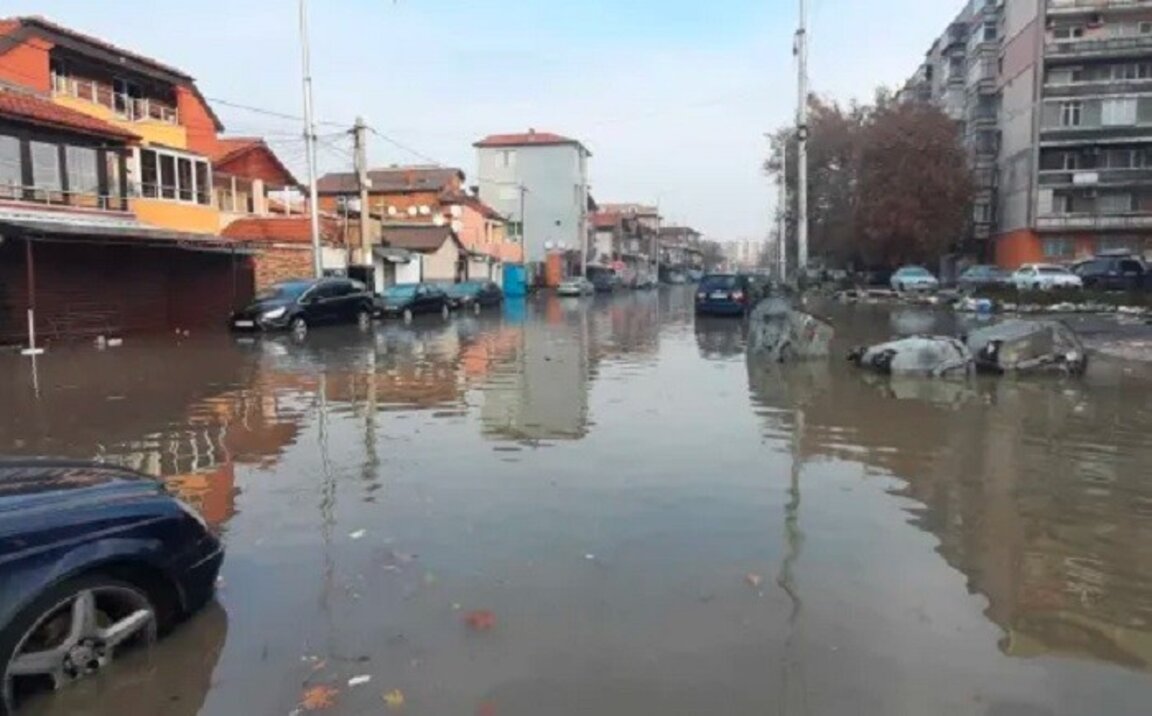 Голяма ВиК авария в Столипиново остави и други квартали в Пловдив без вода