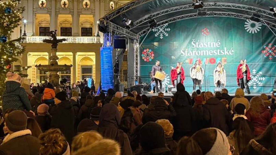 Български фолклор звуча на коледните базари в Братислава