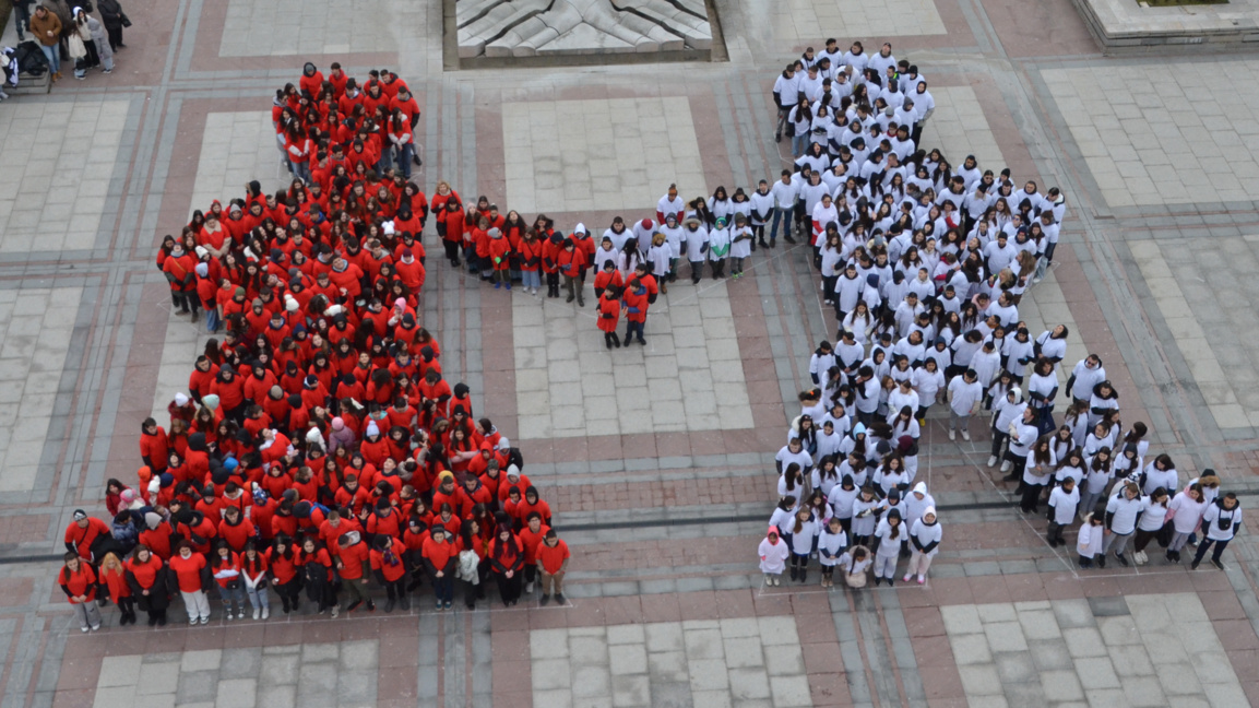 Жива мартеница за 1 март във Видин...