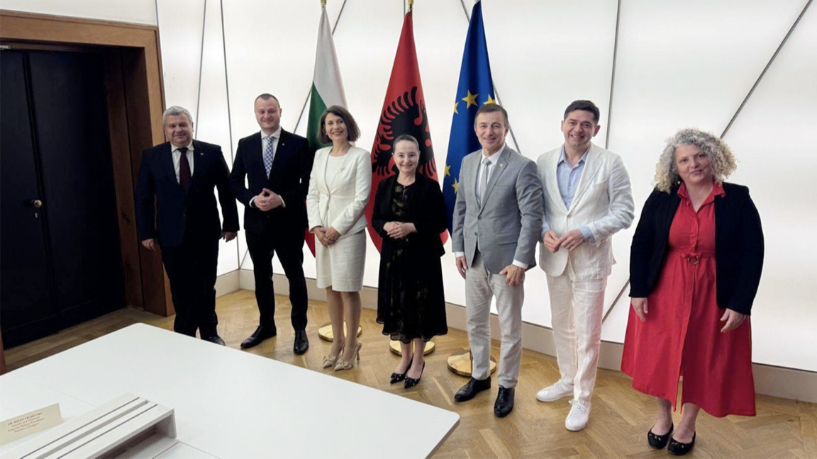 Një delegacion bullgar në Shqipëri diskutoi të ardhmen e komunitetit bullgar