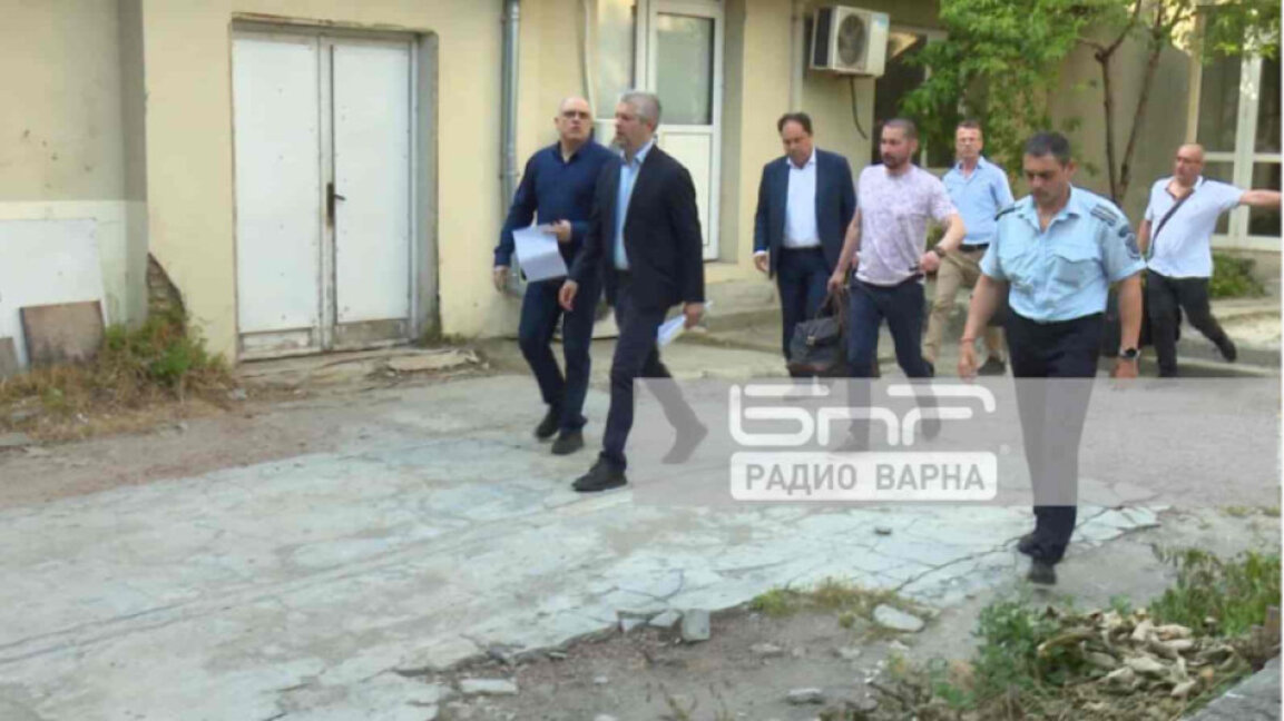 Гледат мярката за неотклонение на кмета на Варна