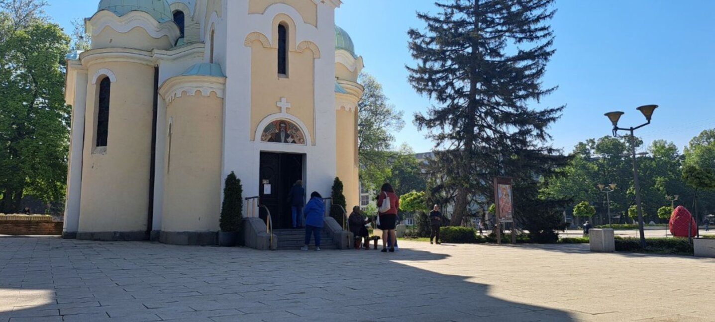 Провериха църквите в Перник