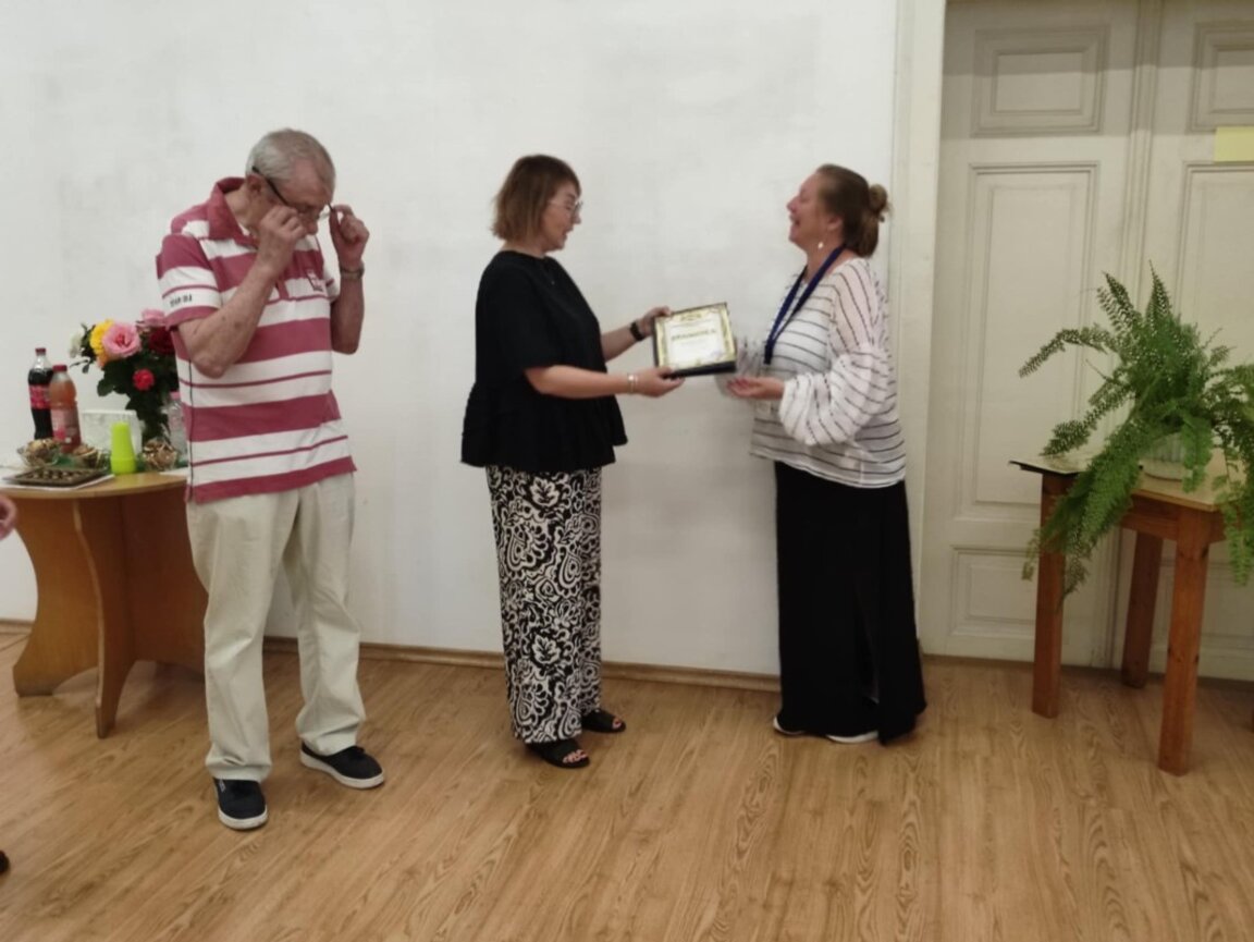 Радио Варна с грамота "Приятел" на Държавен архив - Варна