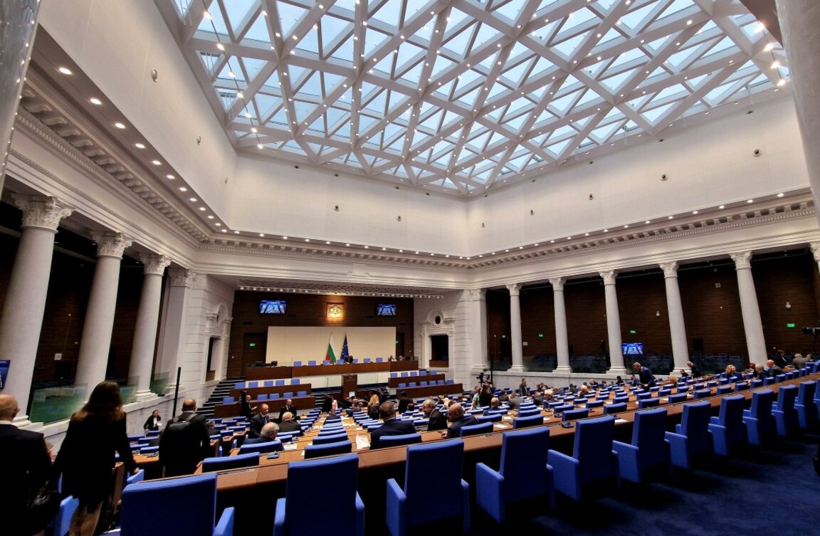 Парламент прихватио вето председника Румена Радева на измене и допуне ЗКП