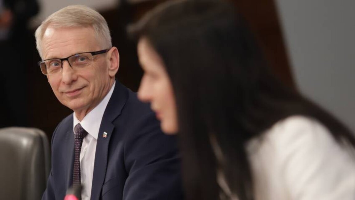 Более половины болгар не удовлетворены работой правительства