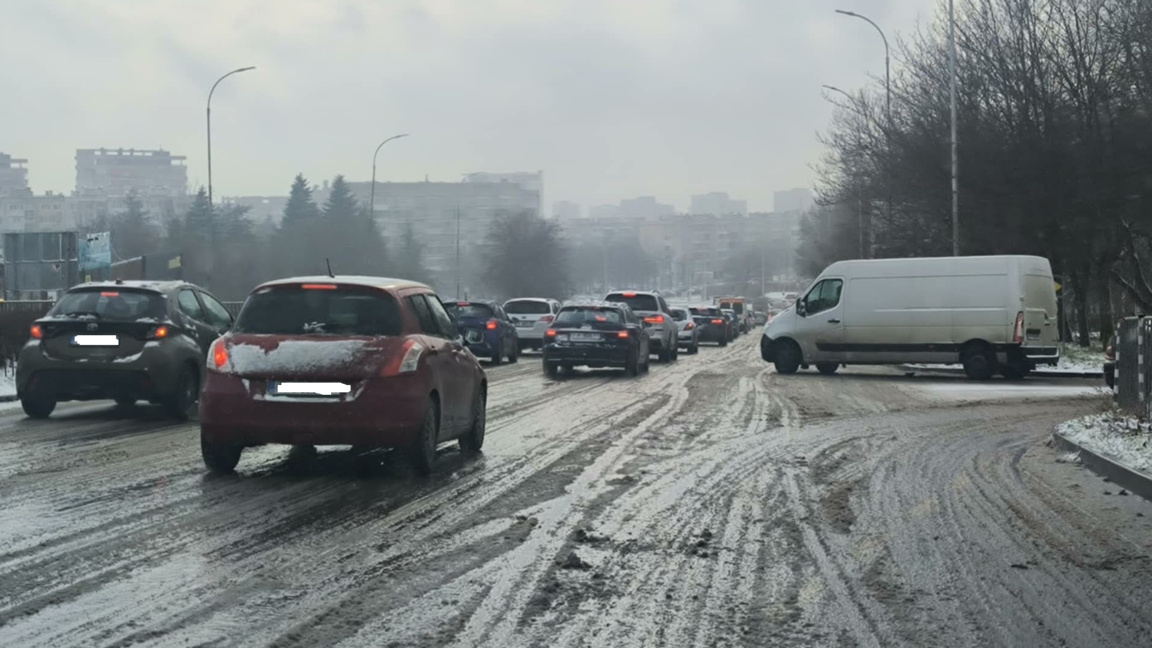 Днес ще е облачно с валежи от дъжд и сняг