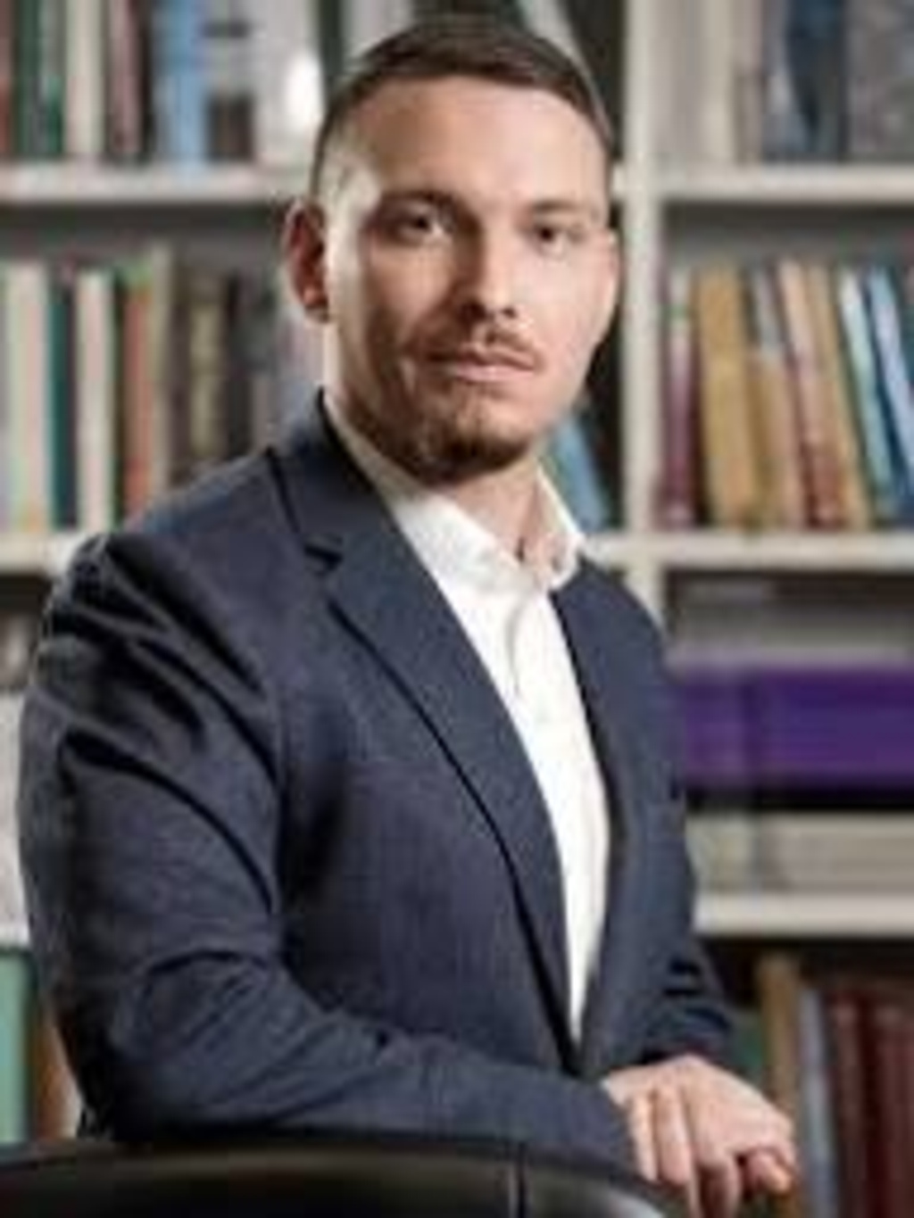 Адриан Николов - старши икономист в Института за пазарна икономика