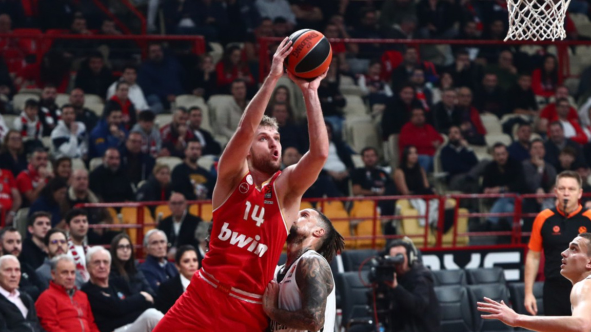 Александър Везенков