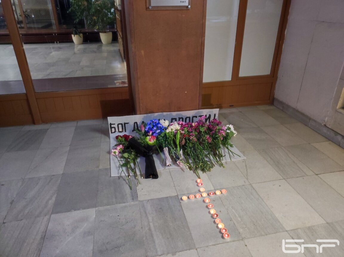 Бдение в памет на загиналите при пожара в дискотека в град Кочани се проведе пред посолството на РСМ
