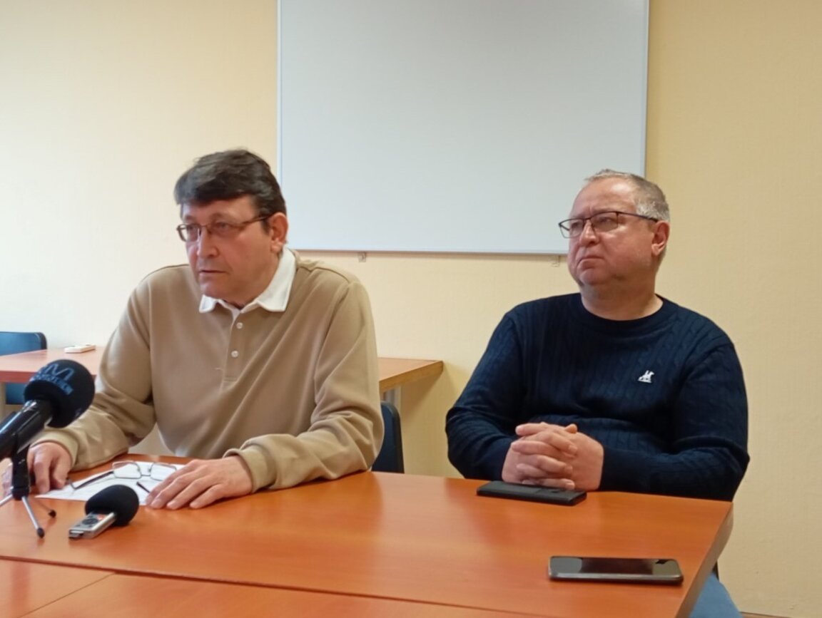 Людмил Минев (вляво), гл. инженер и Валери Димитров, ръководител "Направление" във ВиК-Монтана