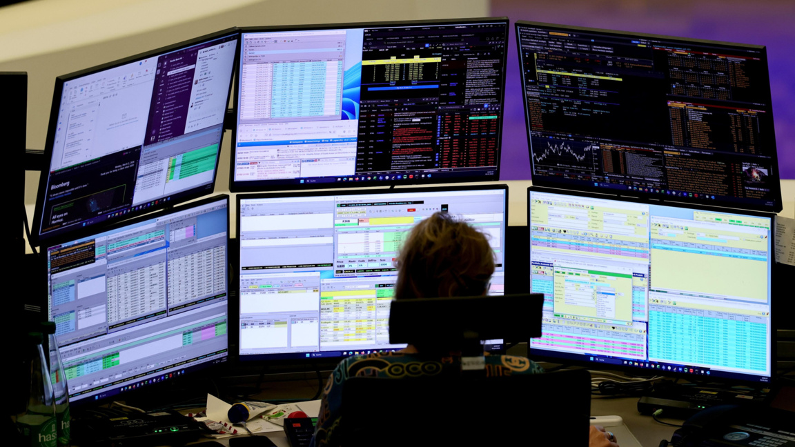 Европейските борси закриха с резки спадове, германският DAX - под 23 000 пункта