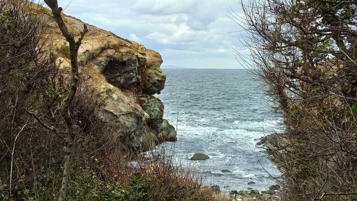 Водолази ще търсят изчезналия риболовен кораб