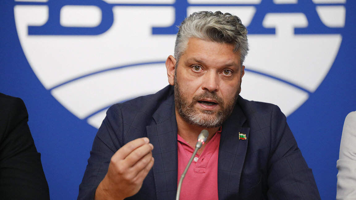 Тихомир Василев