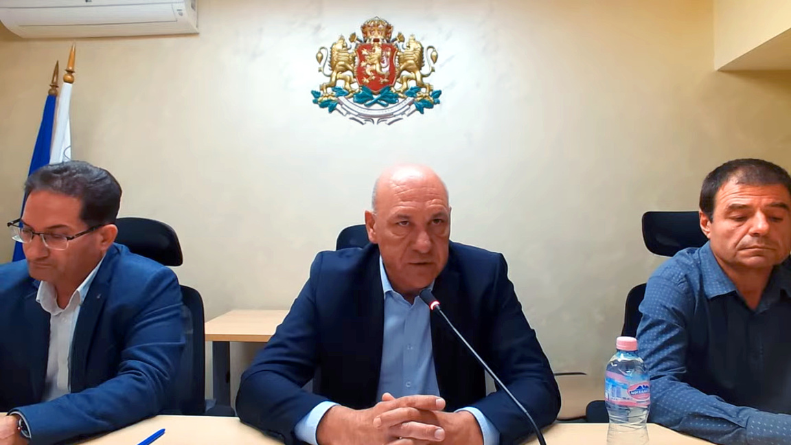 Кметът на Поморие Иван Алексиев поиска оставката на депутата Радостин Василев заради случая в Каблешково