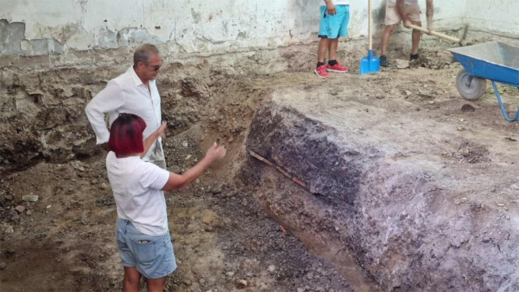 U zbulua një varr i lashtë i gjetur në themelet e Akademisë Kombëtare të Arteve në Sofje