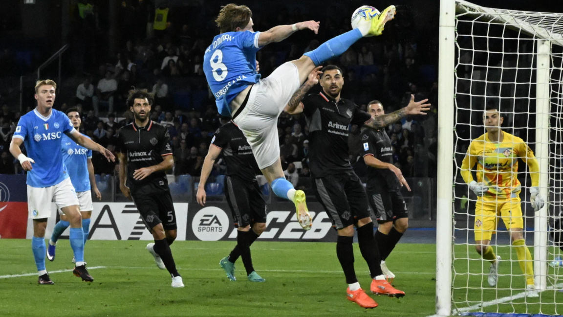 Наполи се доближи до първото място