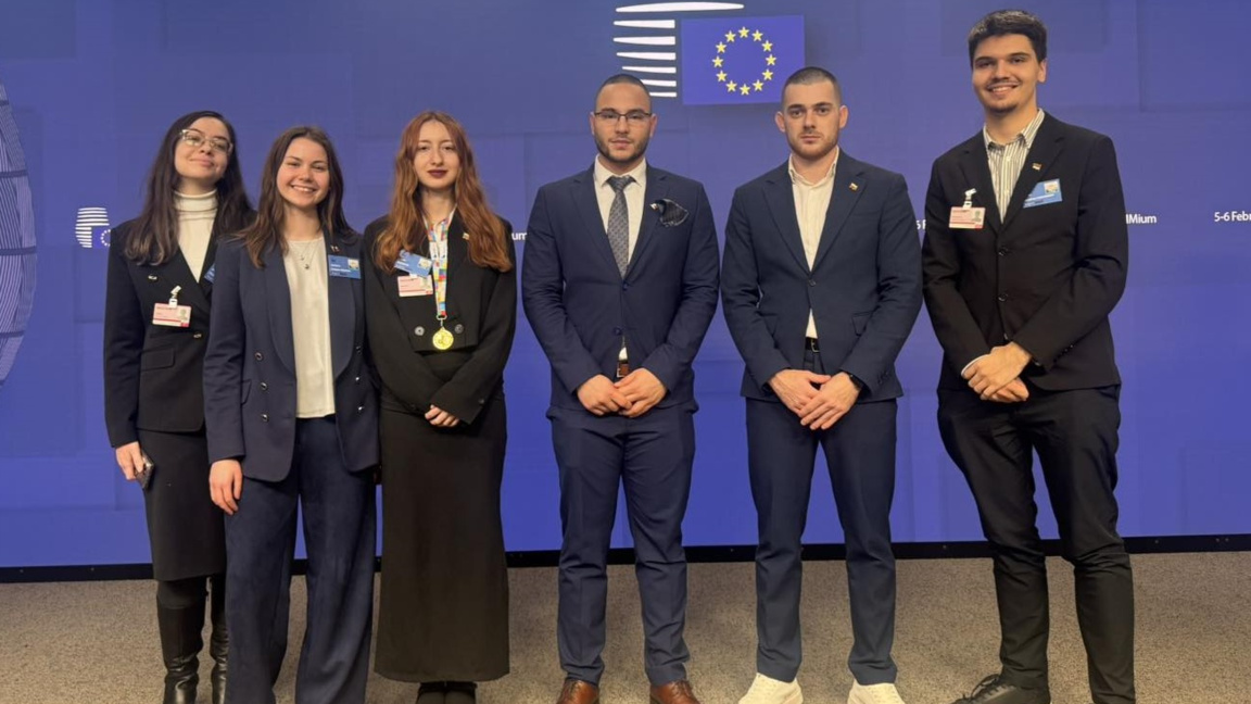 Студент на ВСУ представи България като министър-председател в Брюксел